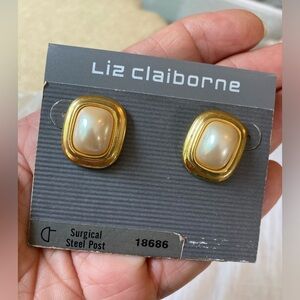 Liz Claiborne Faux‎ Pearl Earrings new